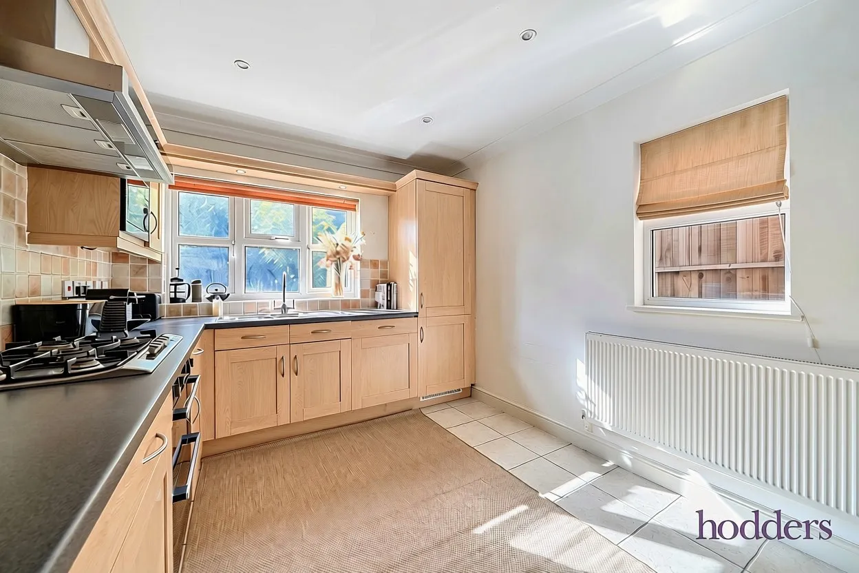 Brox Road, Ottershaw, KT16, photo 6