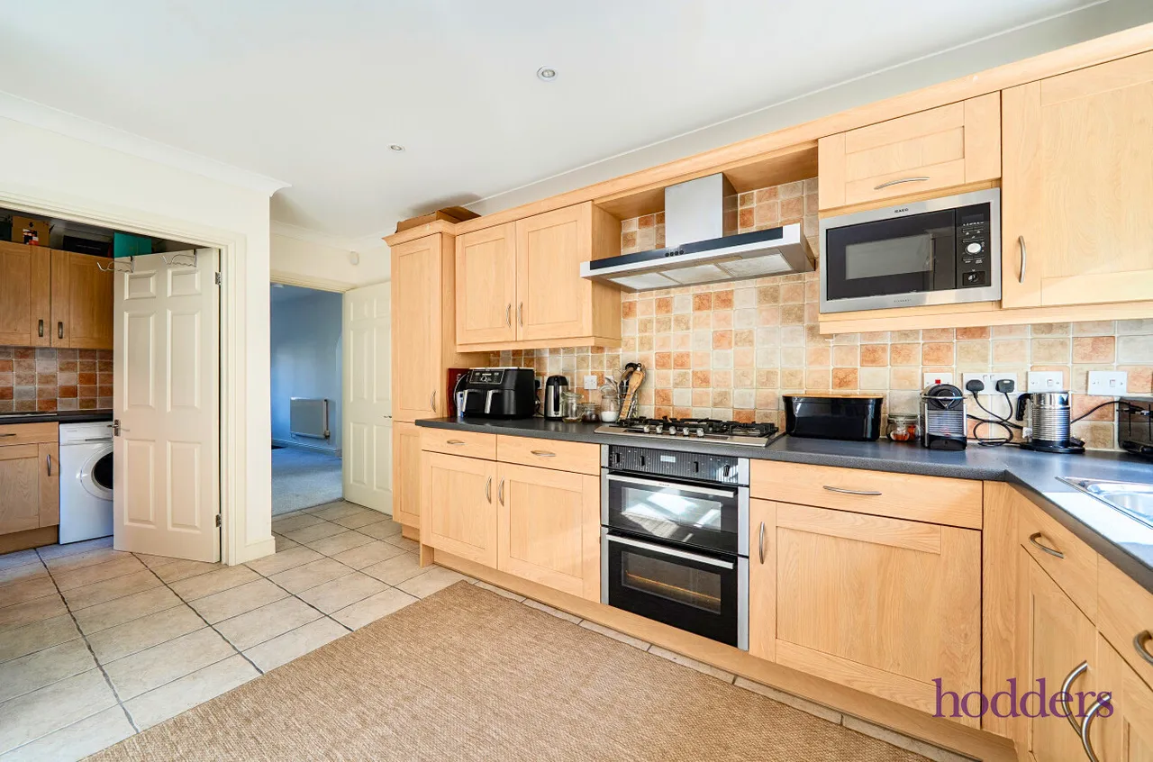 Brox Road, Ottershaw, KT16, photo 7