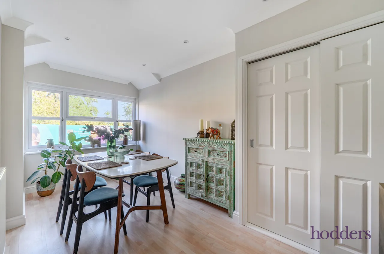 Brox Road, Ottershaw, KT16, photo 2