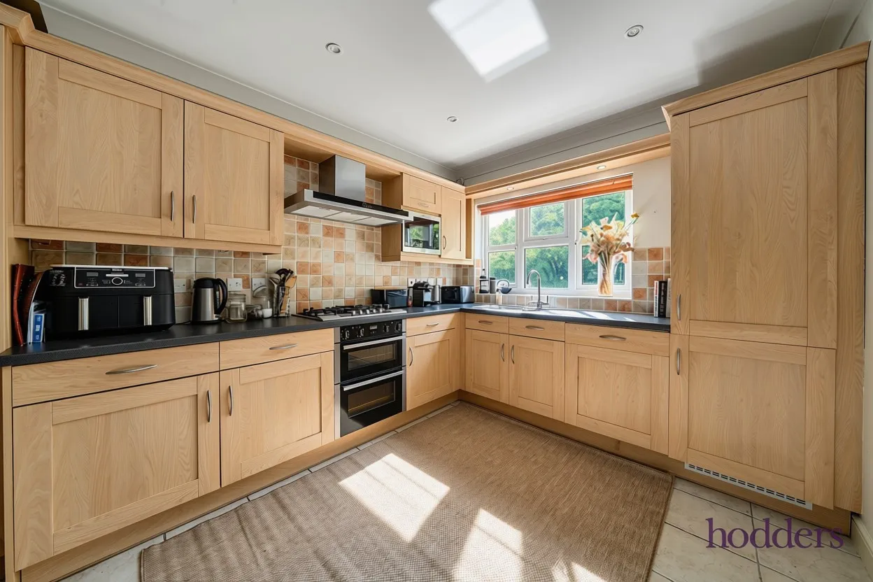 Brox Road, Ottershaw, KT16, photo 8