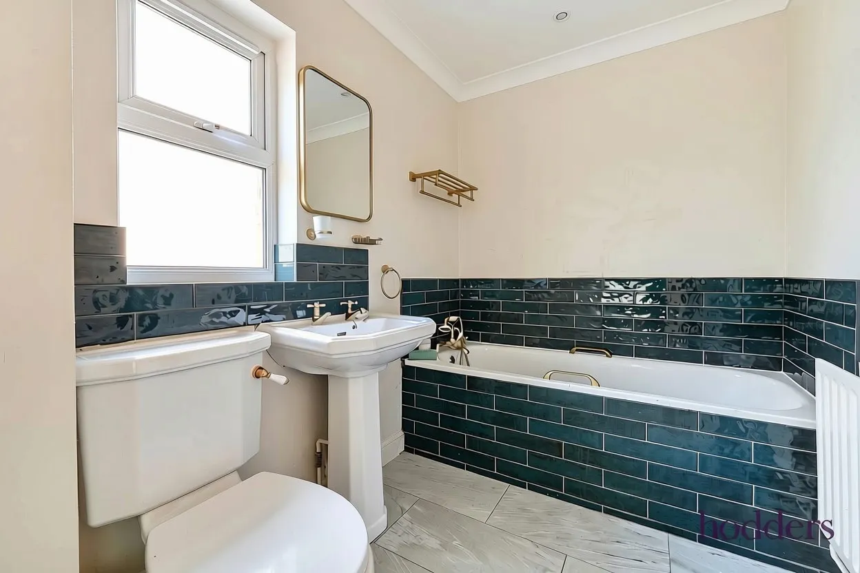 Brox Road, Ottershaw, KT16, photo 13