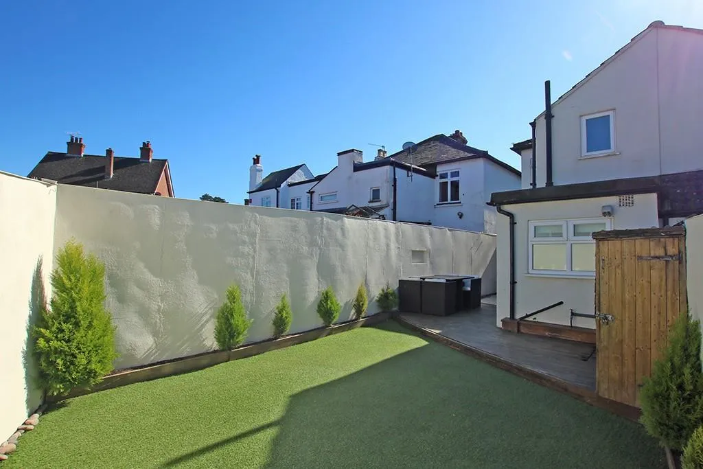 Highlands Road, Leatherhead, KT22, photo 9