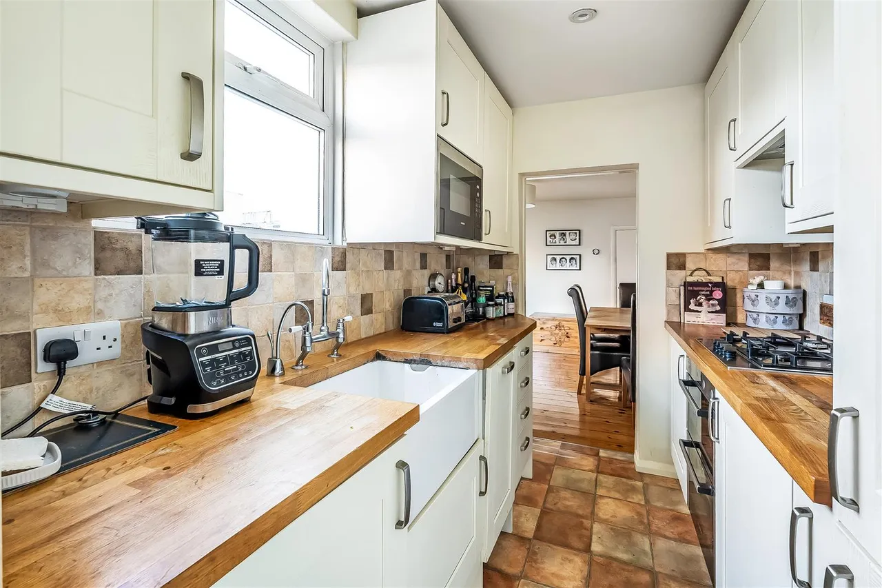 Highlands Road, Leatherhead, KT22, photo 7