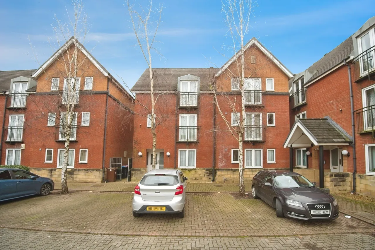 2 bed flat for sale — Halliard Court, Barquentine Place, Cardiff, CF10