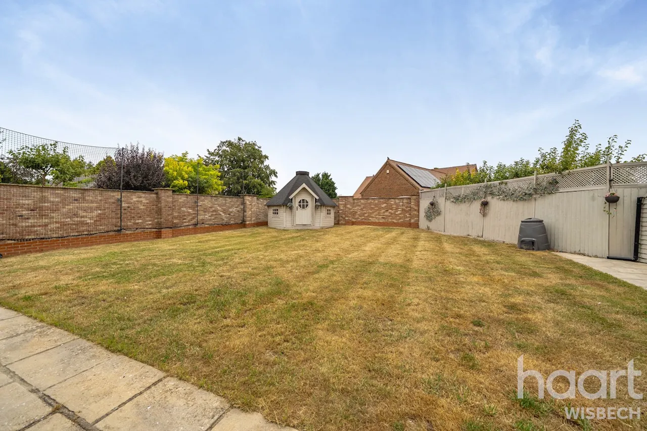 Hollycroft Road, Emneth, PE14, photo 5