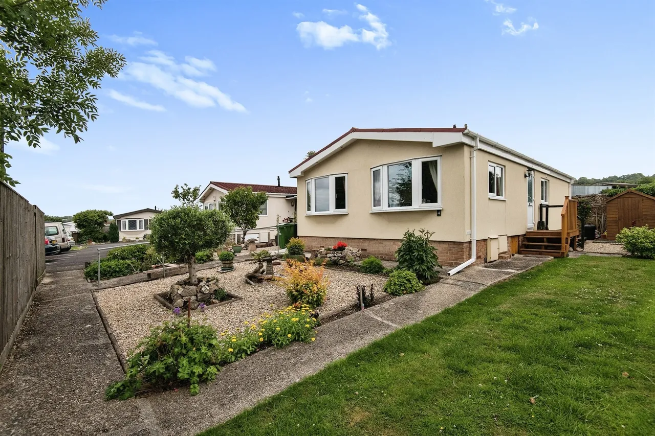 2 bed park home for sale — The Orchard, Honiton