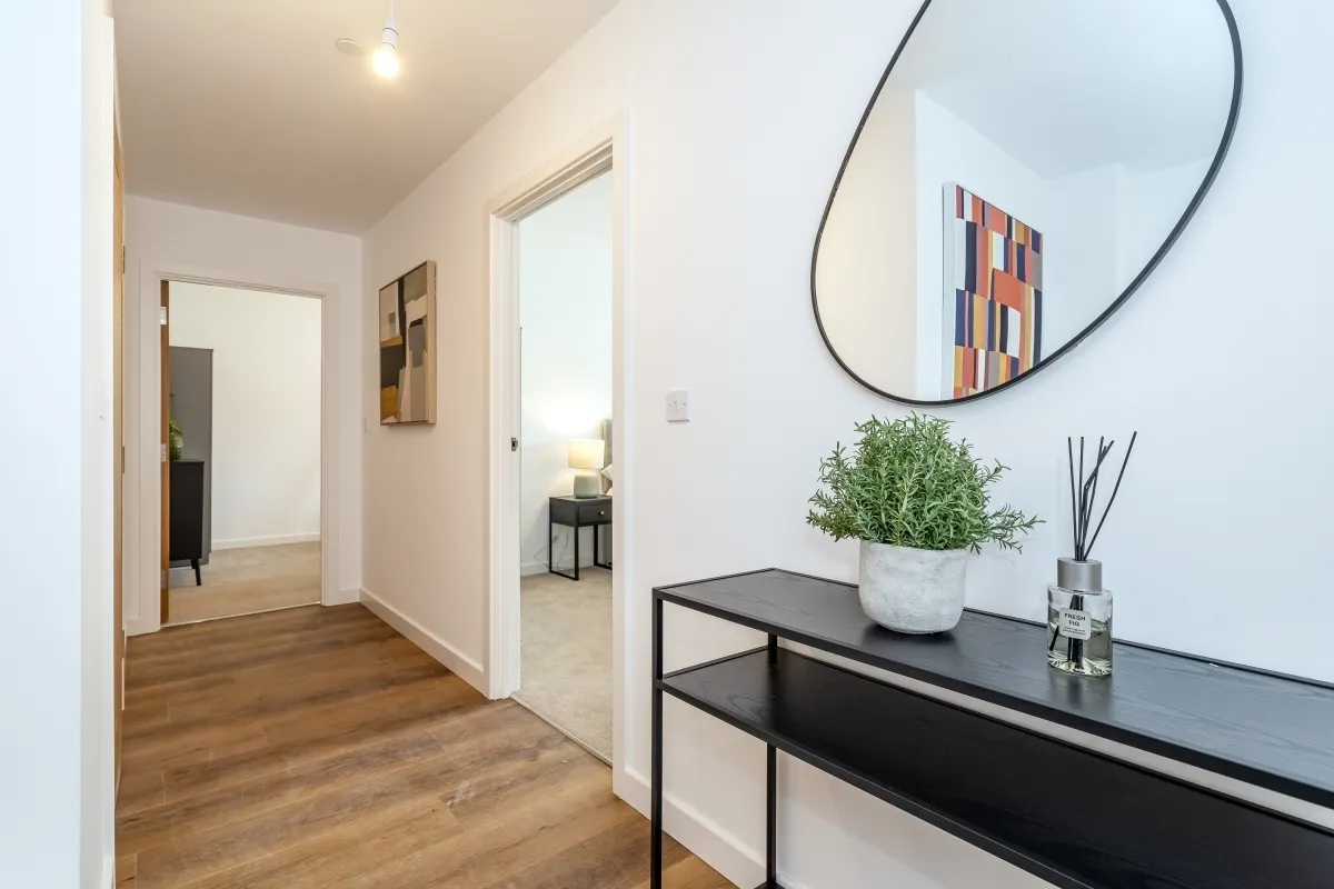Lakeside Close, Staines Upon Thames, TW18, photo 2
