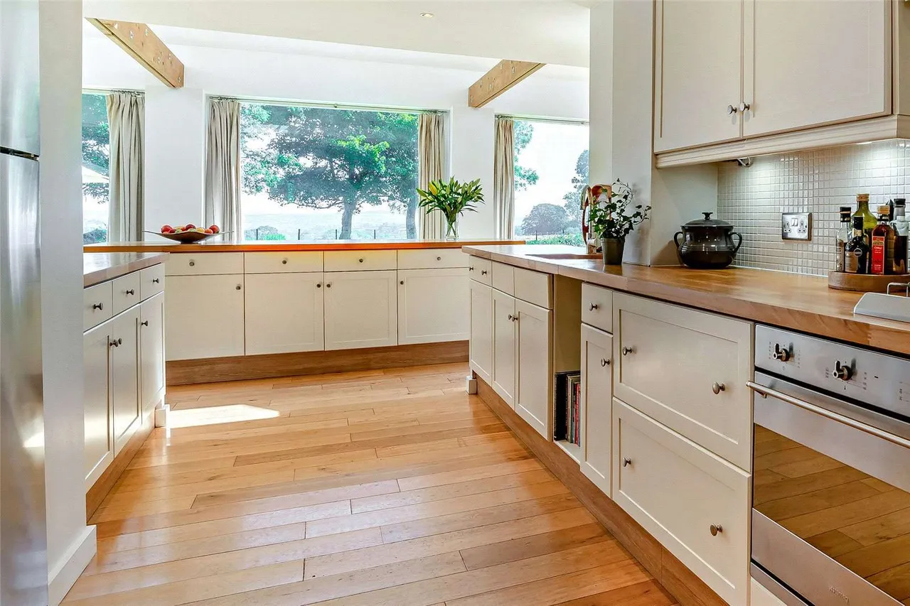 Nash, Cowbridge, CF71, photo 10