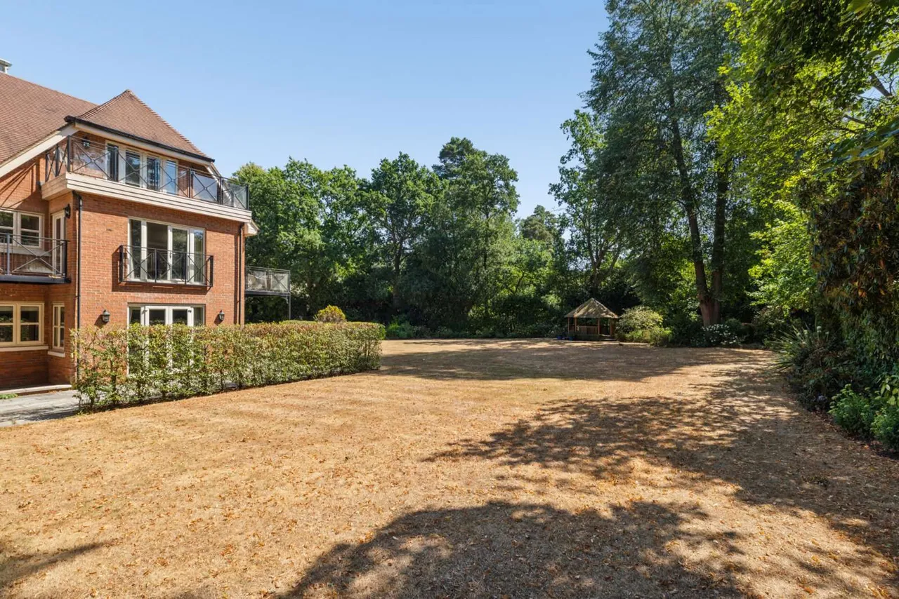 Brockenhurst Road, Ascot, SL5, photo 8