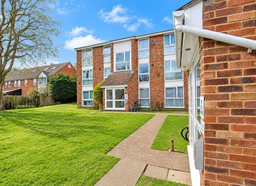 2 bed flat to rent — Oakley Close, Isleworth, TW7
