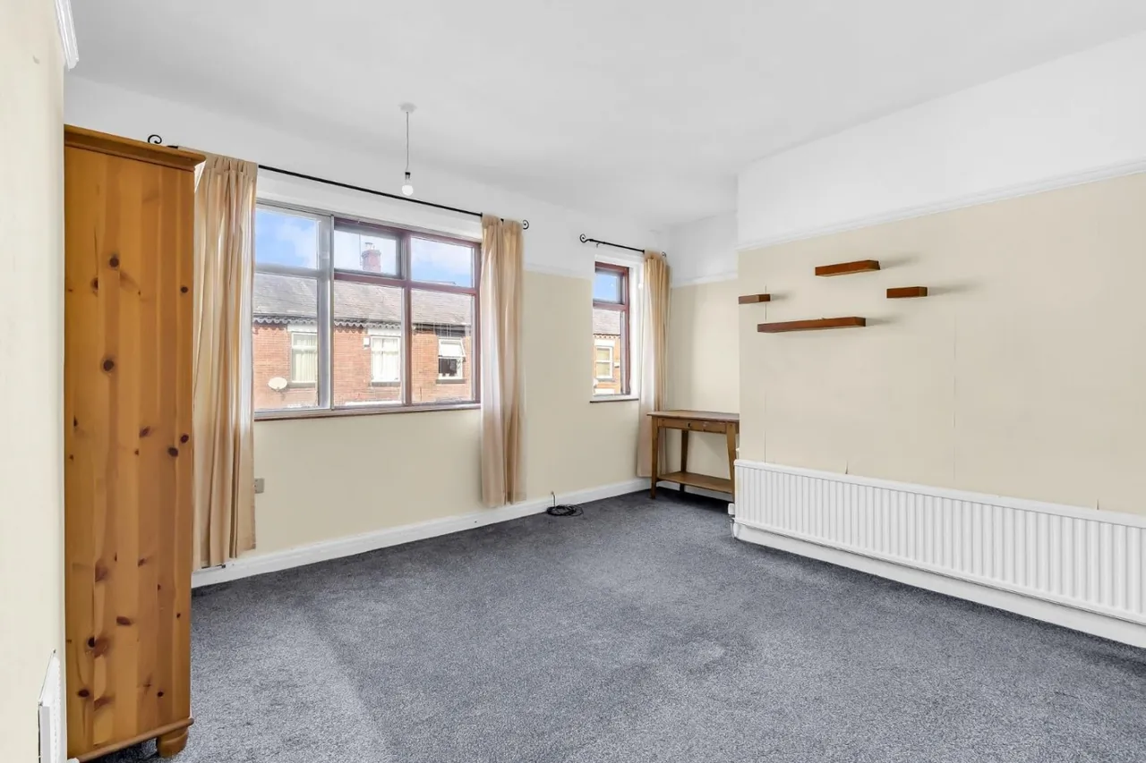 Jubilee Road, Middleton, M24, photo 9