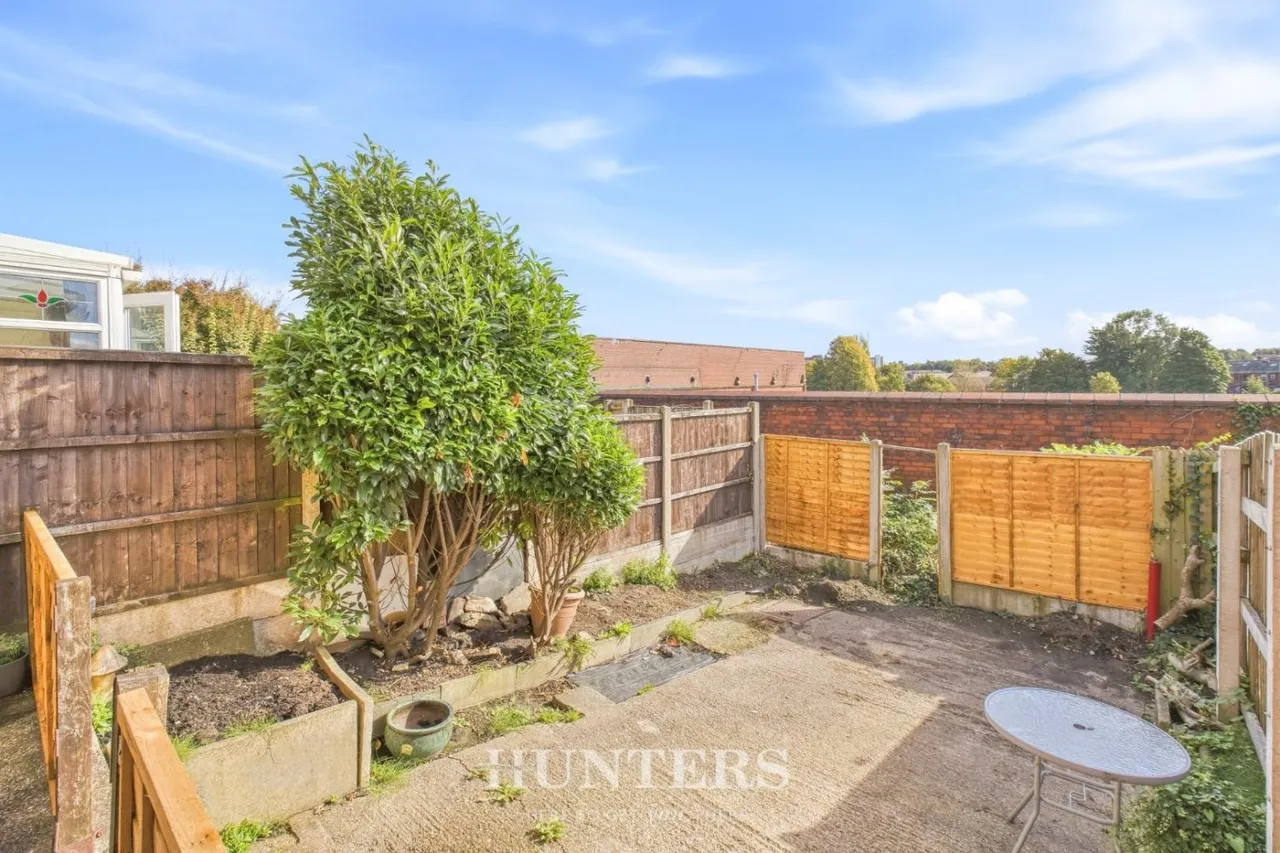 Jubilee Road, Middleton, M24, photo 15