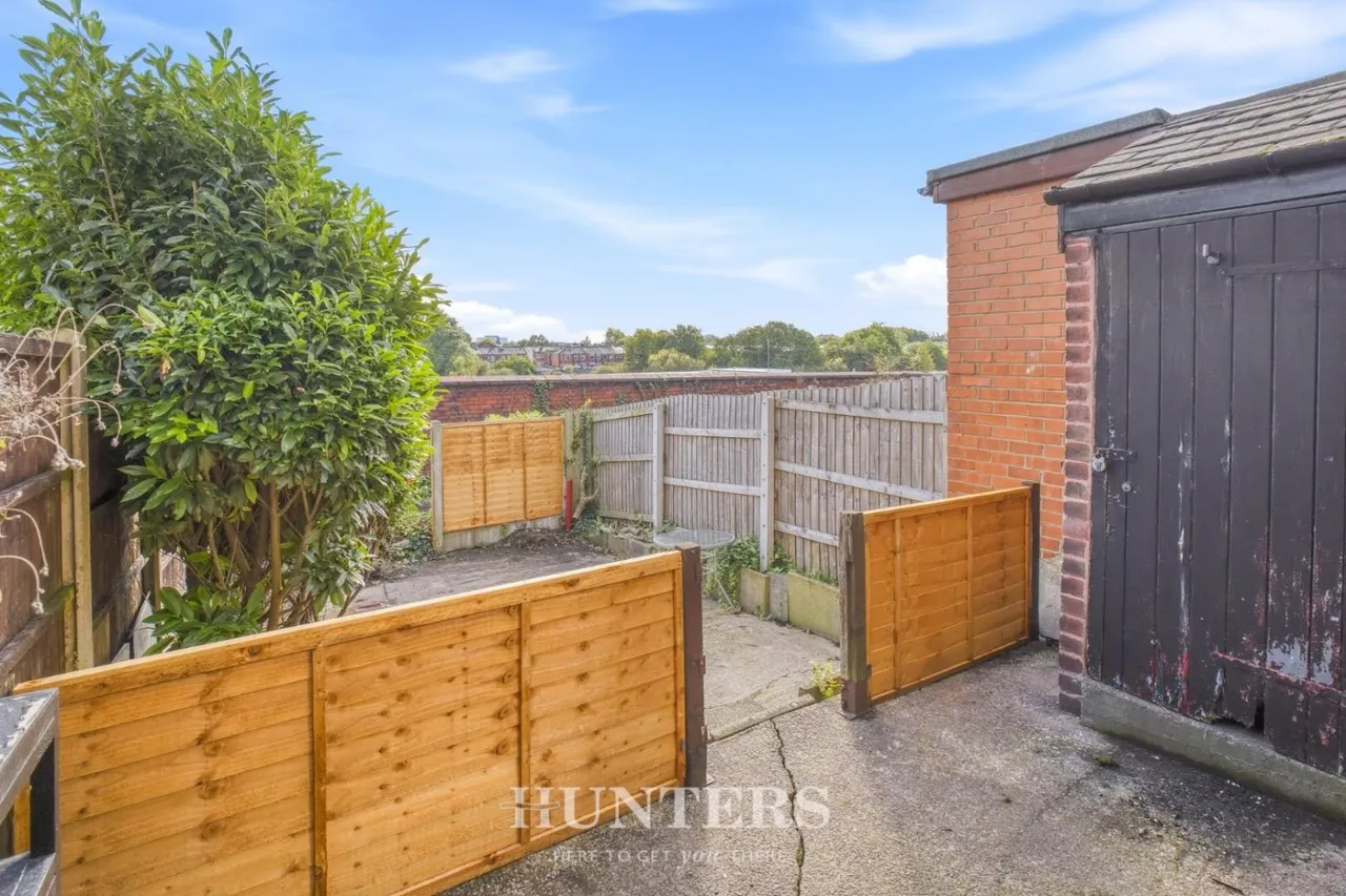 Jubilee Road, Middleton, M24, photo 14