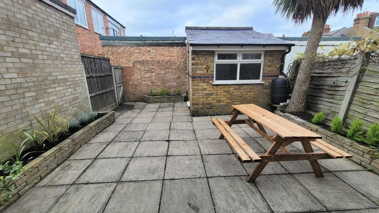 Vicarage Road, Watford, WD18, photo 10