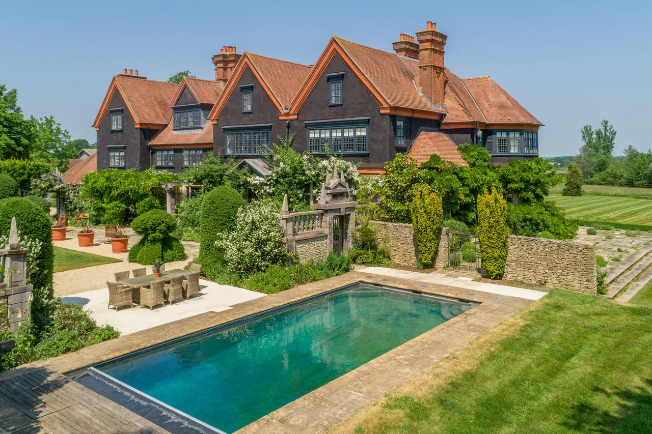 9 bed house for sale — Ladyswood House, Sherston, Malmesbury, Wiltshire