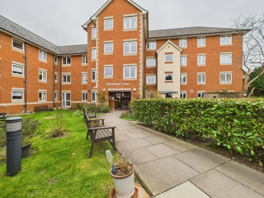 1 bed flat for sale, Willow Road, Aylesbury