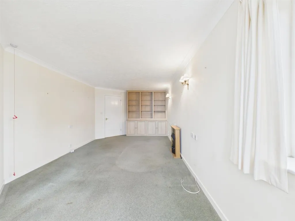 Willow Road, Aylesbury, photo 3