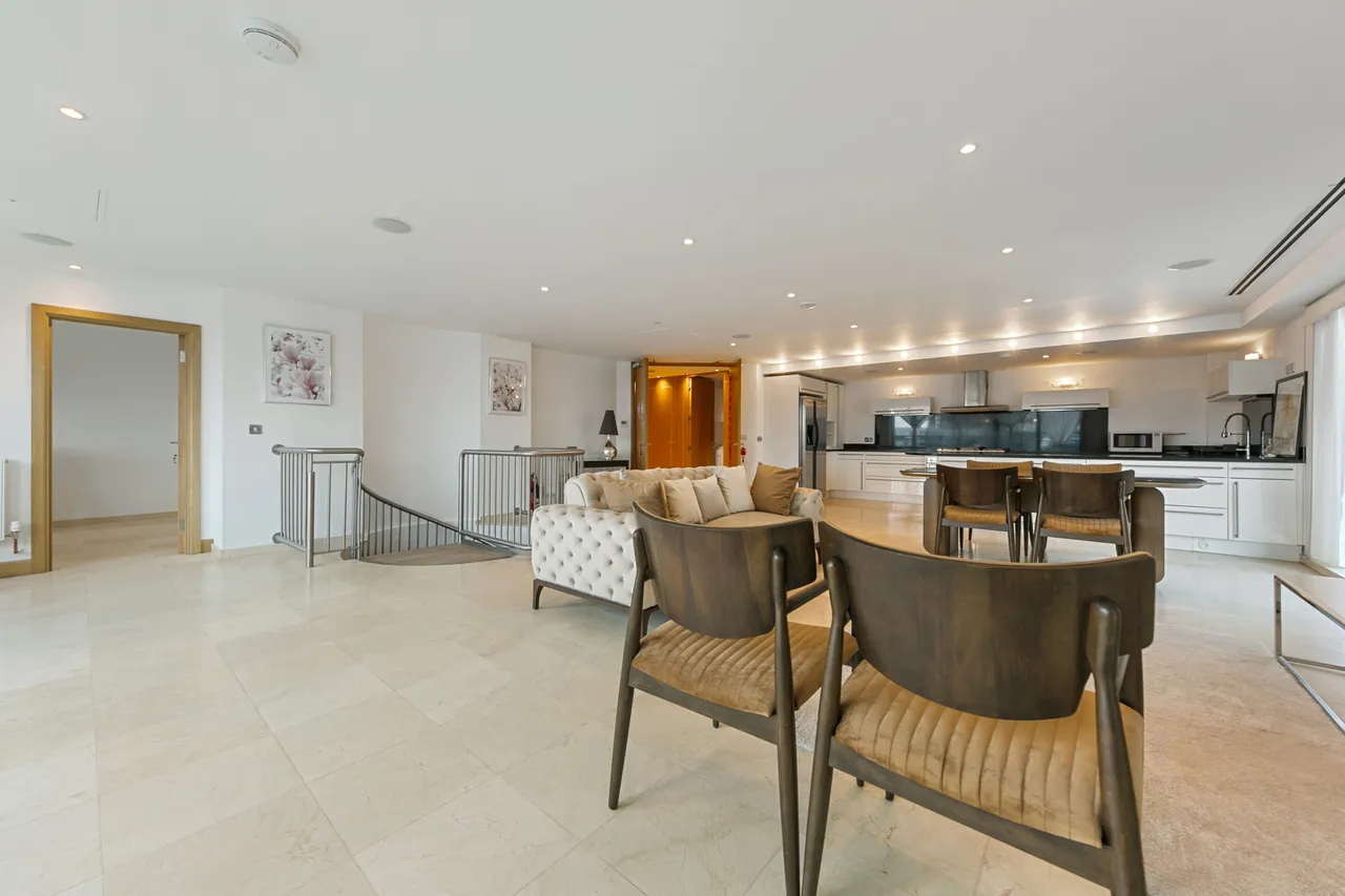 Millharbour, London, E14, photo 4