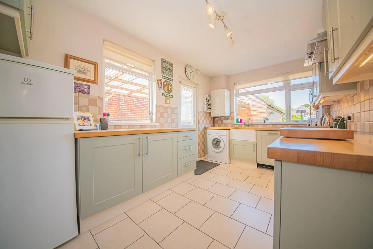 Oakgrove Road, Bishopstoke, Eastleigh, Hampshire, SO50 6LL, photo 8