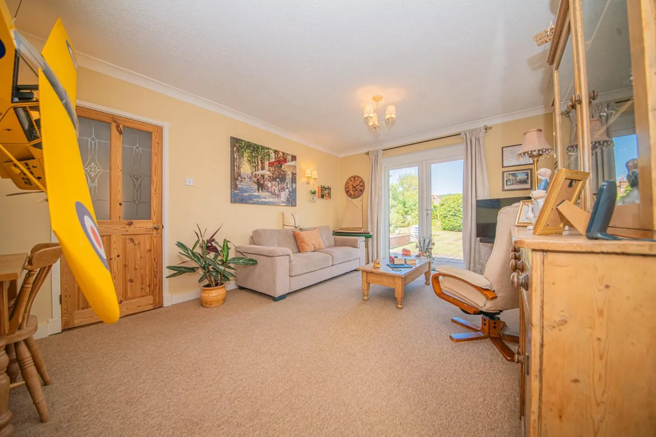 Oakgrove Road, Bishopstoke, Eastleigh, Hampshire, SO50 6LL, photo 5