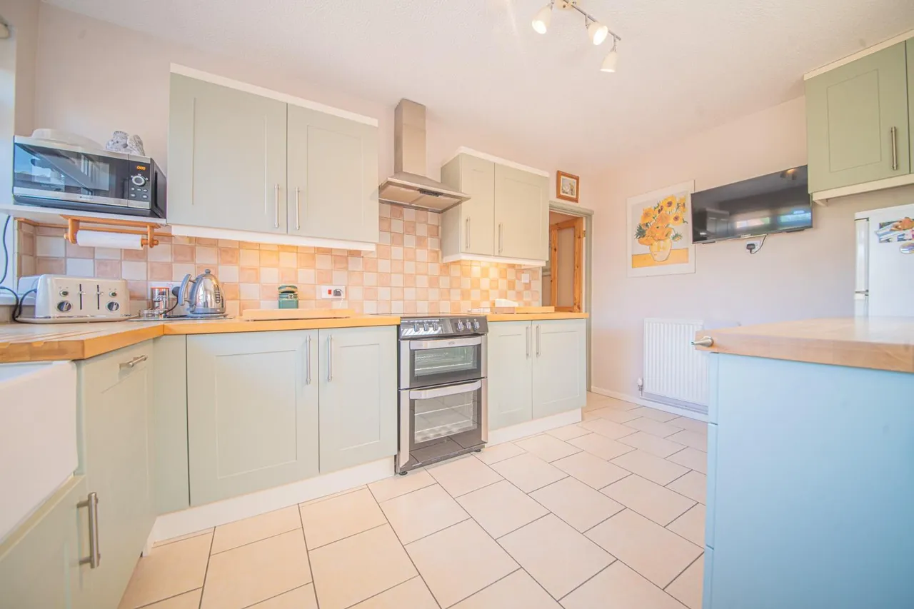 Oakgrove Road, Bishopstoke, Eastleigh, Hampshire, SO50 6LL, photo 9