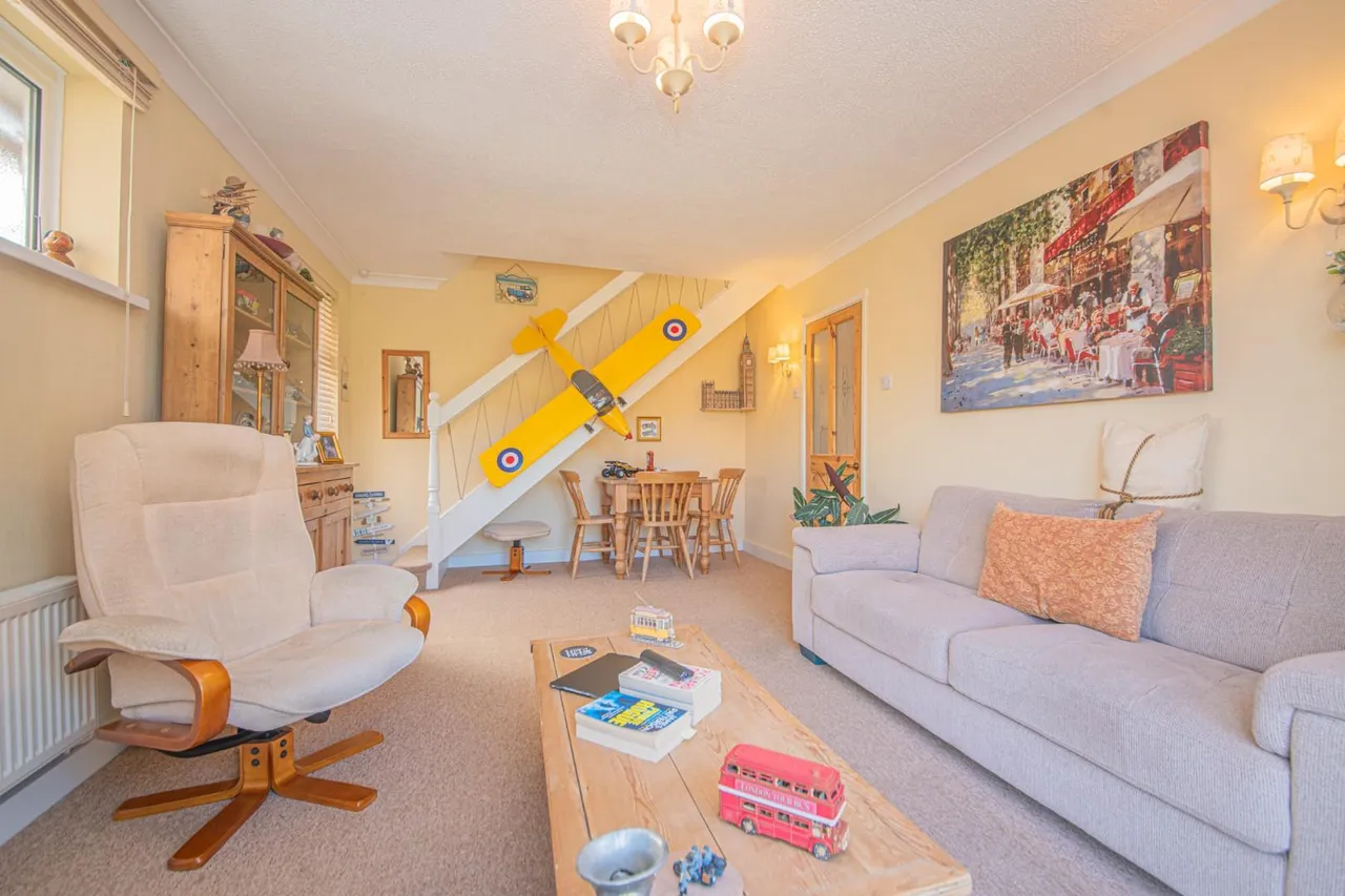Oakgrove Road, Bishopstoke, Eastleigh, Hampshire, SO50 6LL, photo 6
