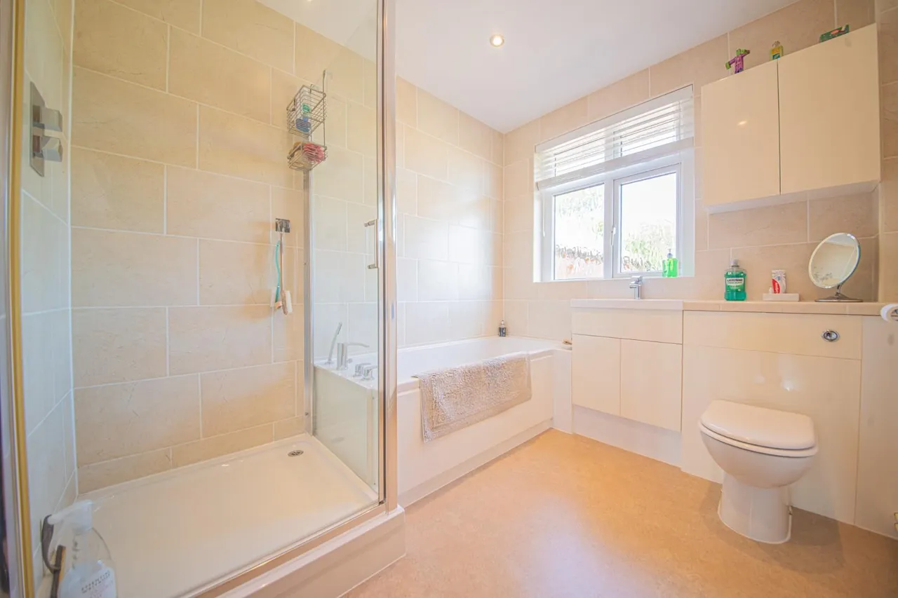 Oakgrove Road, Bishopstoke, Eastleigh, Hampshire, SO50 6LL, photo 7