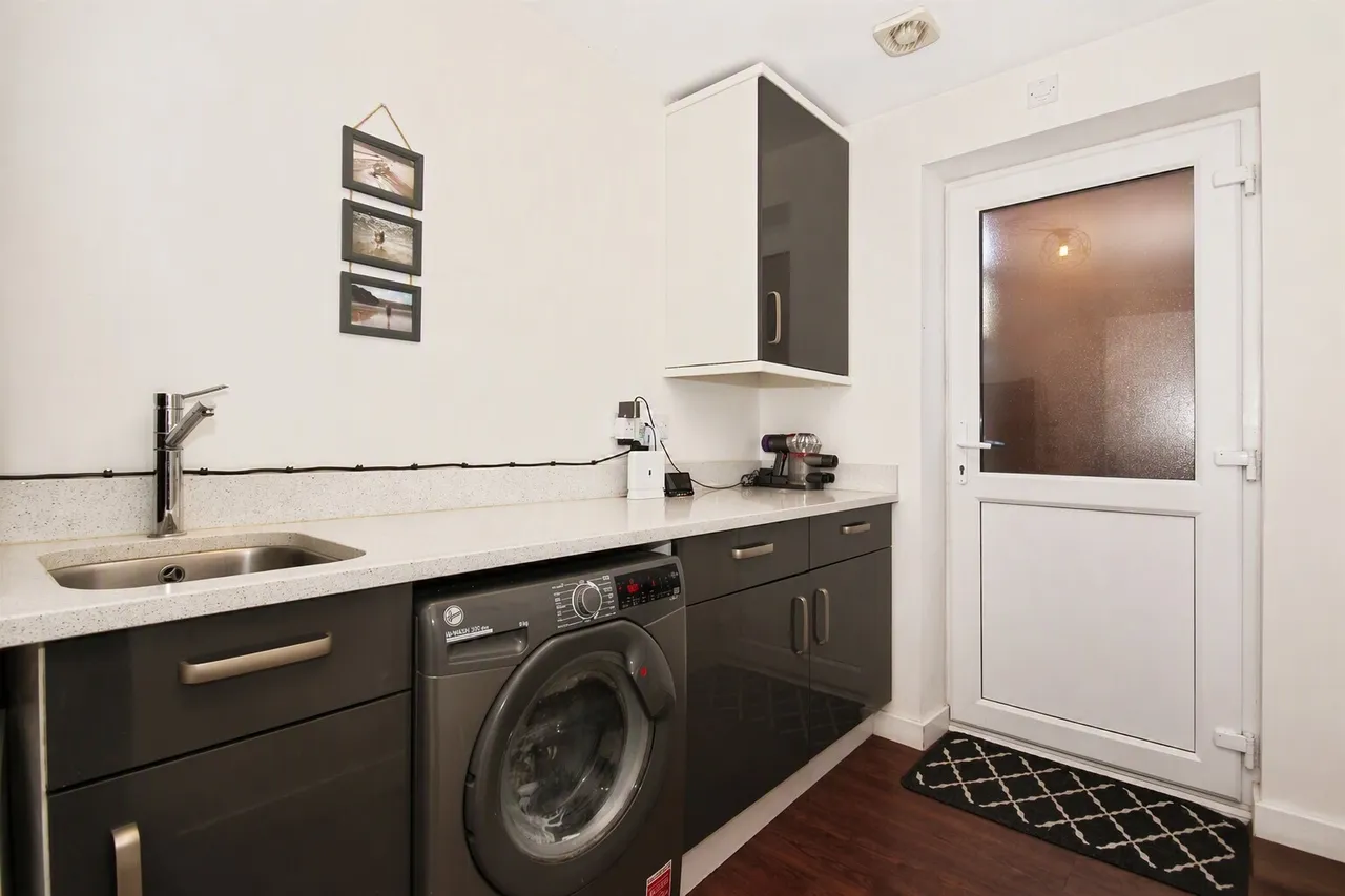 Biffin Way, Whitnash, CV31, photo 9