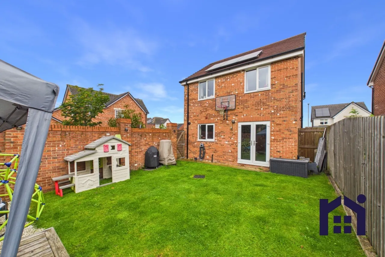 Shaw Green Crescent, Euxton, Chorley, PR7 6QR, photo 17