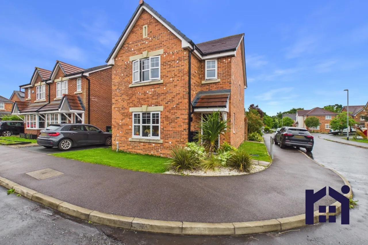 3 bed house for sale — Shaw Green Crescent, Euxton, Chorley, PR7 6QR