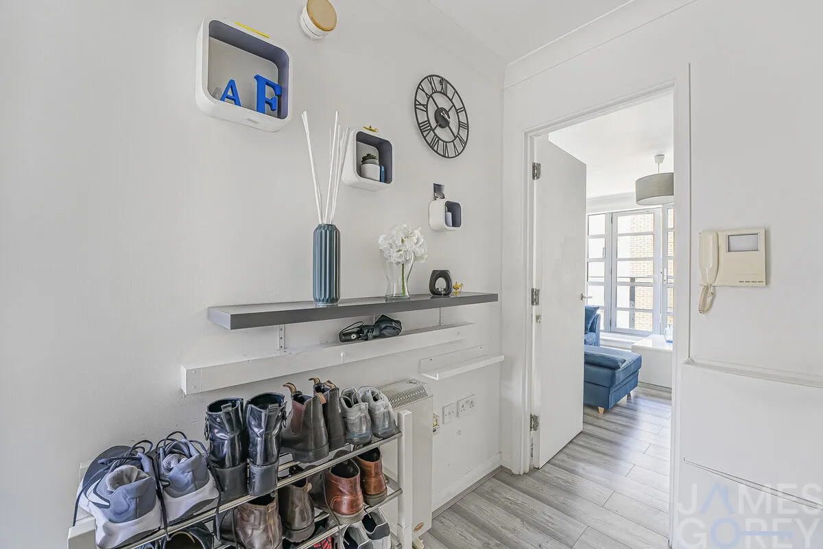 Thames Reach, London, SE28, photo 8
