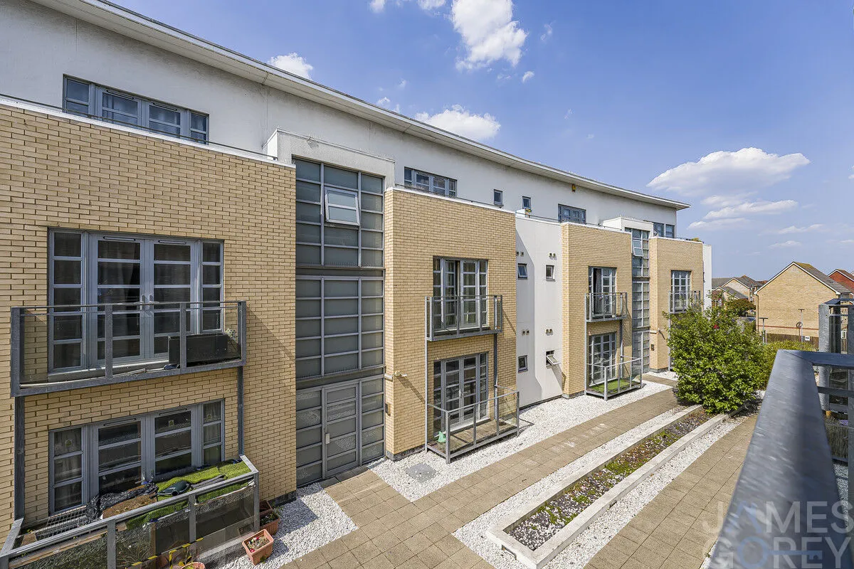 Thames Reach, London, SE28, photo 10
