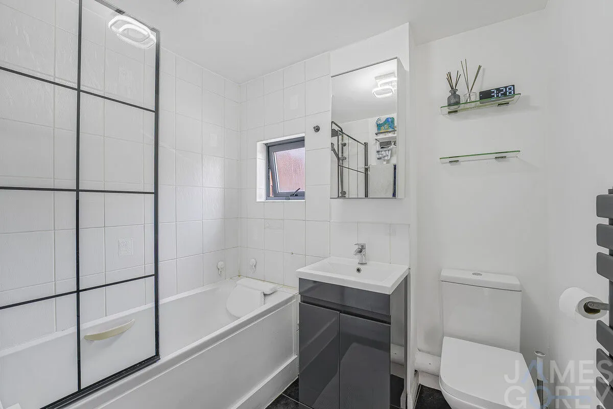 1 bed flat for sale, Thames Reach, London, SE28