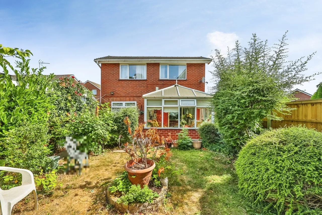 Allwood Gardens, Hucknall, Nottingham, Nottinghamshire, NG15, photo 16
