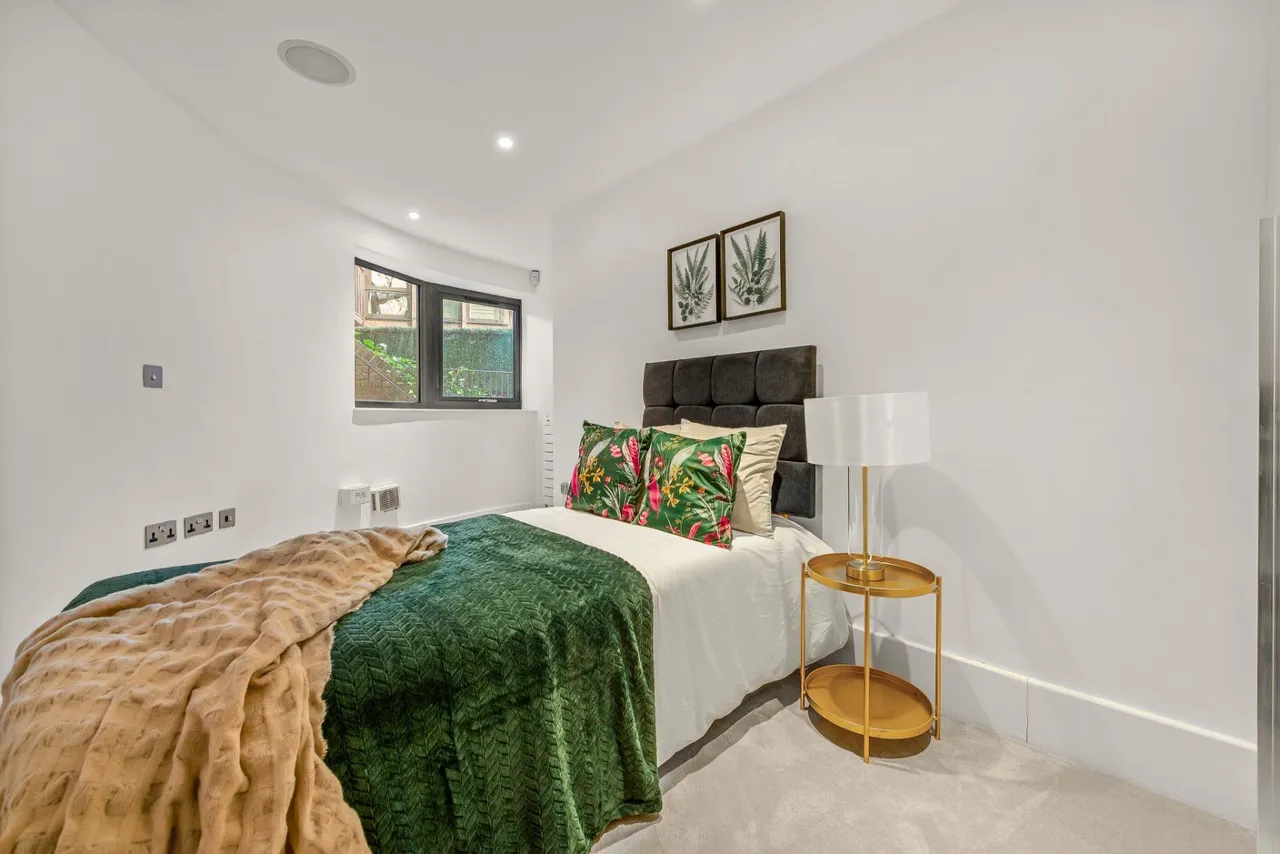 Spaniards Road, Hampstead, NW3, photo 10