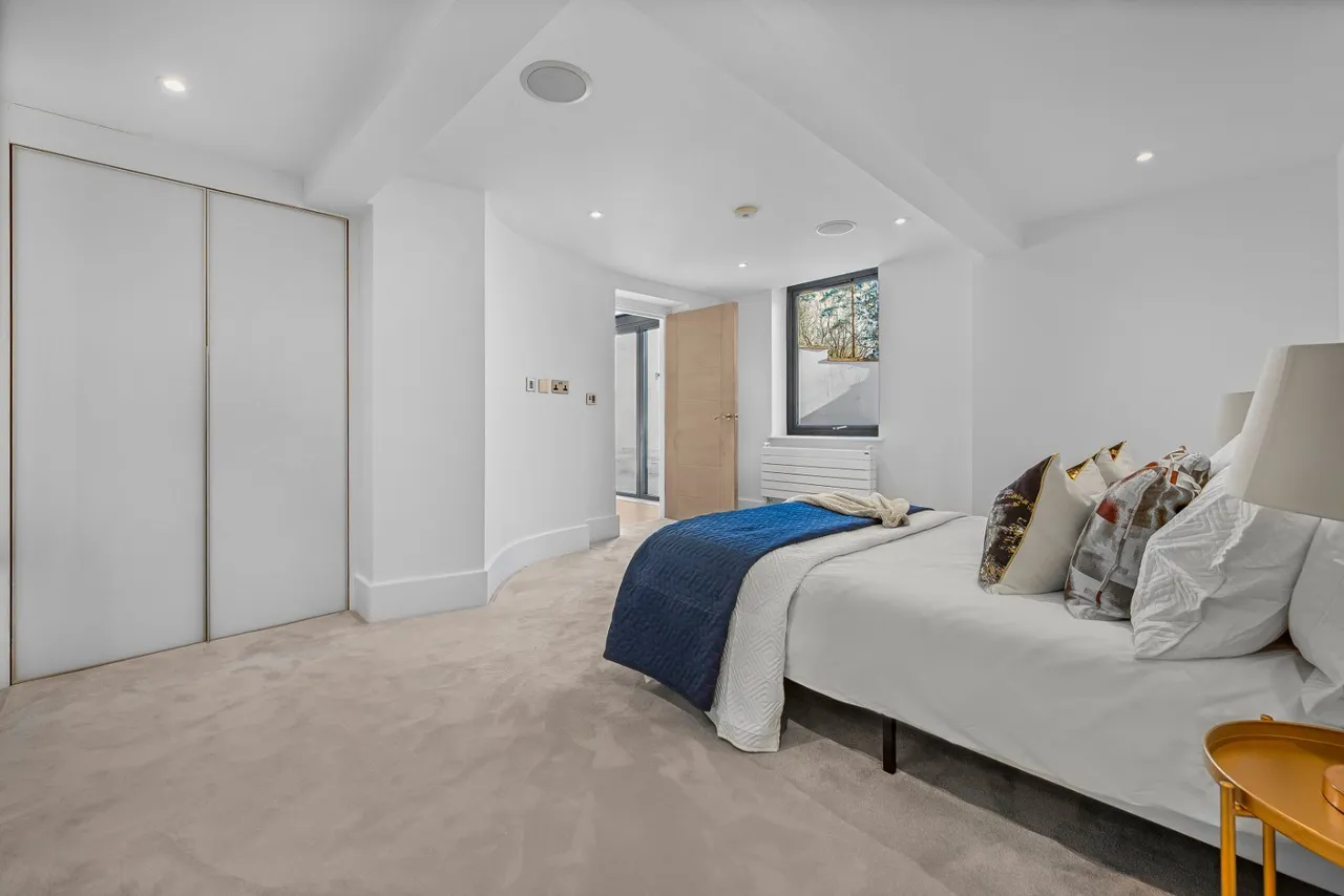 Spaniards Road, Hampstead, NW3, photo 13