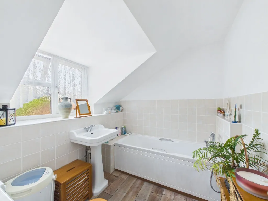 Hilmanton, Lower Earley, RG6, photo 5