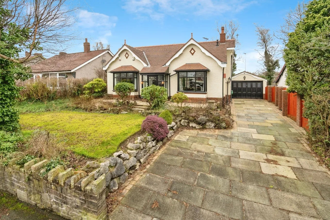 5 bed house for sale, Park Road, Westhoughton, BL5
