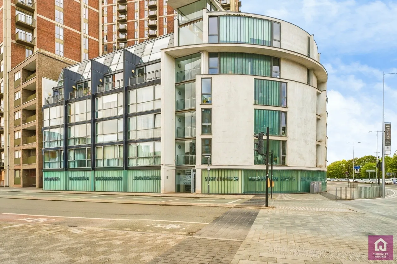 2 bed flat for sale, Crescent, Salford, M5