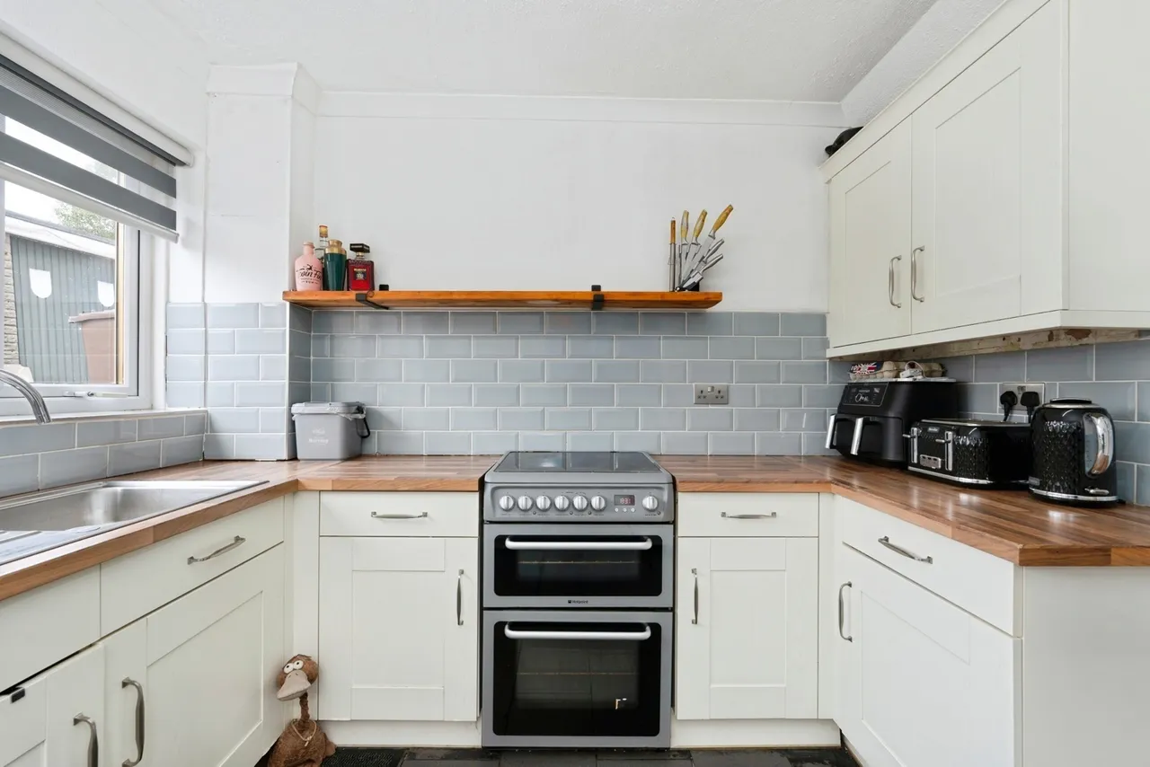 Horning Crescent, Burnley, Lancashire, BB10, photo 12