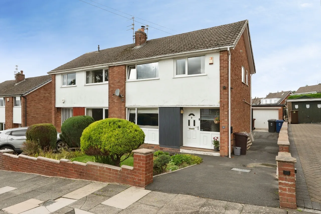 3 bed house for sale — Horning Crescent, Burnley, Lancashire, BB10