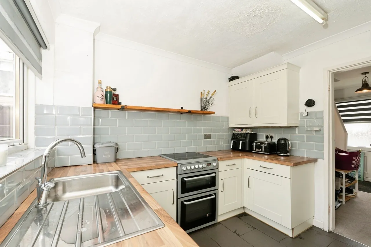 Horning Crescent, Burnley, Lancashire, BB10, photo 2