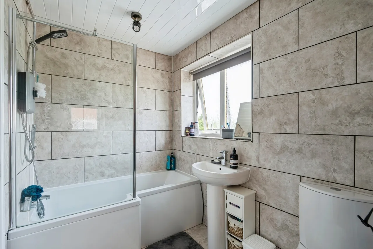 Horning Crescent, Burnley, Lancashire, BB10, photo 5