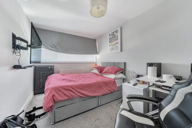 Chaucer Drive, Aylesbury, HP21, photo 16