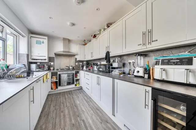 Chaucer Drive, Aylesbury, HP21, photo 2