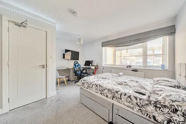 Chaucer Drive, Aylesbury, HP21, photo 12