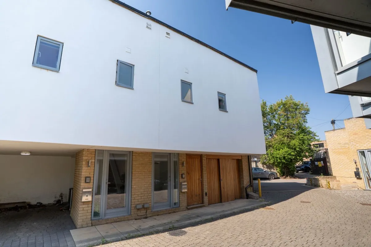 2 bed flat for sale, Greens Road, Cambridge, CB4