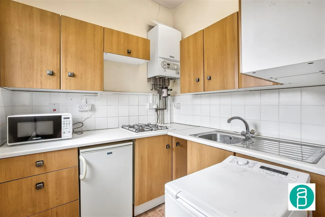 Queens Road, Wimbledon SW19 8LR, photo 4