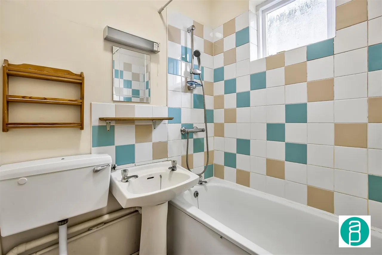 Queens Road, Wimbledon SW19 8LR, photo 6