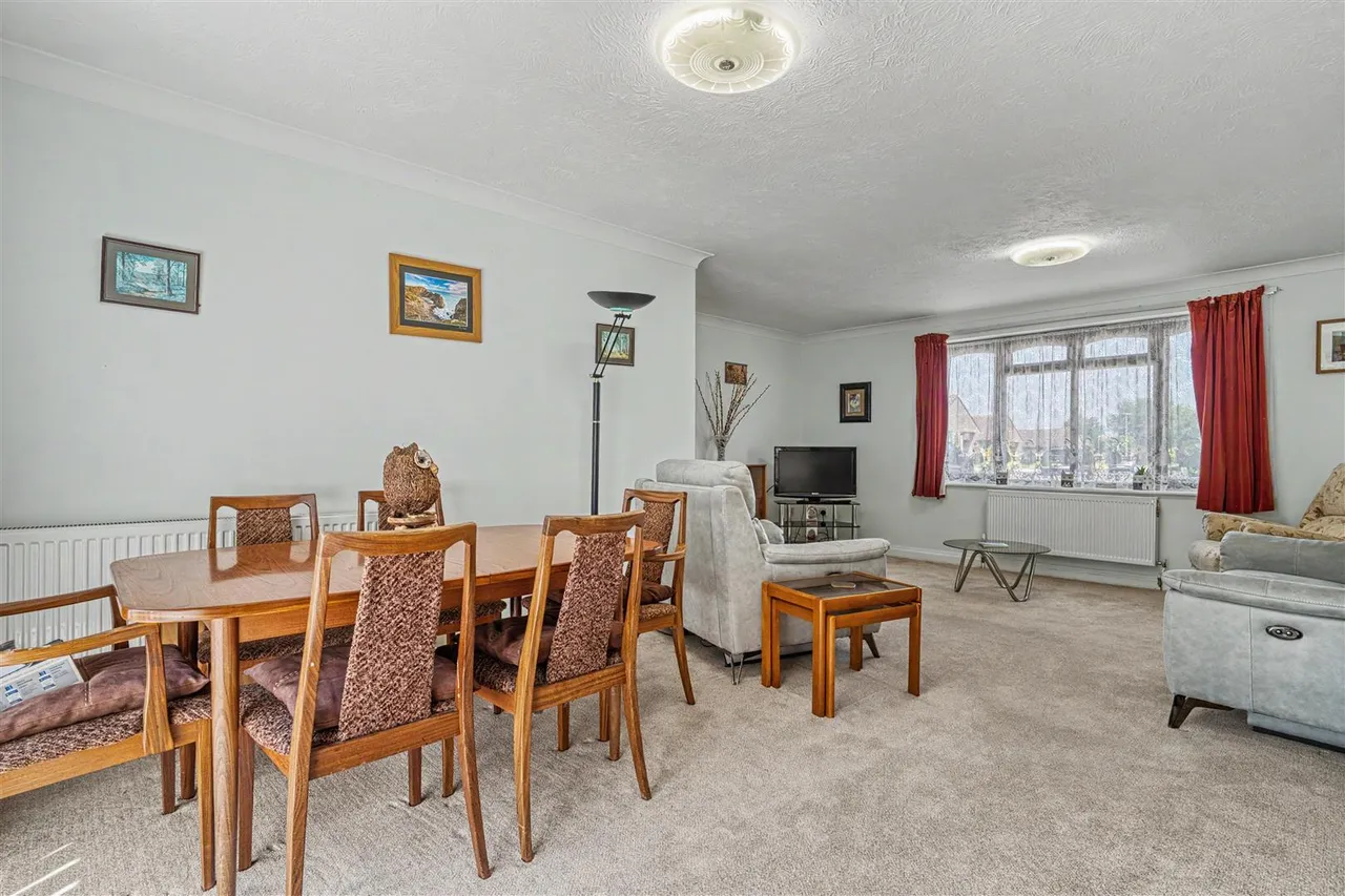 Foxglove Close, Wyke, photo 7